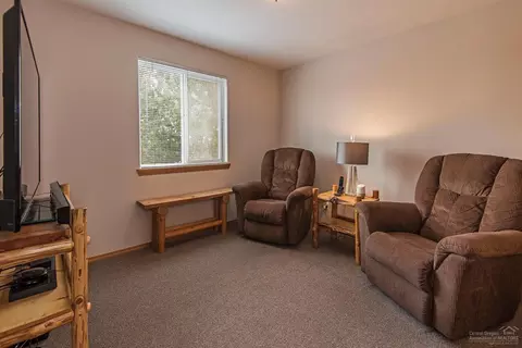 1232 NE Locksley Dr, Bend, OR 97701 photo 17