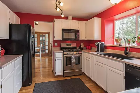 1232 NE Locksley Dr, Bend, OR 97701 photo 5