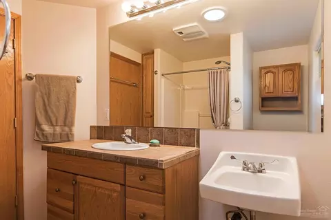 1232 NE Locksley Dr, Bend, OR 97701 photo 12
