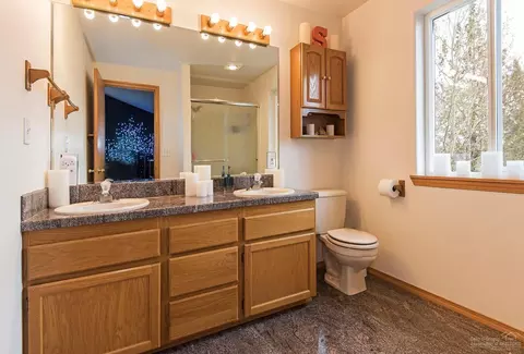 1232 NE Locksley Dr, Bend, OR 97701 photo 14