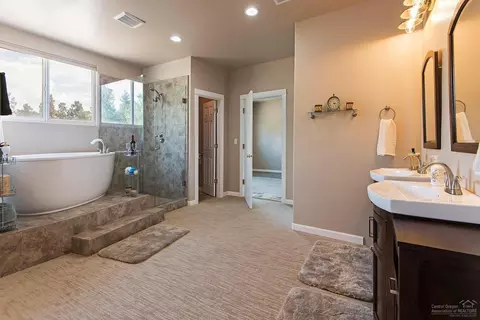 63311 Abbey Rd, Bend, OR 97701 photo 19