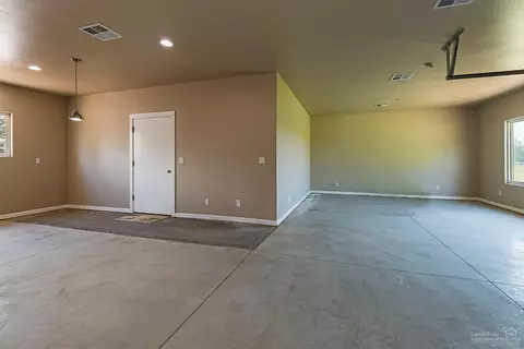 63311 Abbey Rd, Bend, OR 97701 photo 17