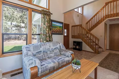 63311 Abbey Rd, Bend, OR 97701 photo 3