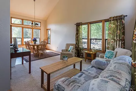 63311 Abbey Rd, Bend, OR 97701 photo 5
