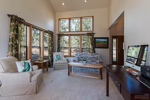 63311 Abbey Rd, Bend, OR 97701 photo 4