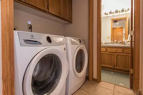 63311 Abbey Rd, Bend, OR 97701 photo 9