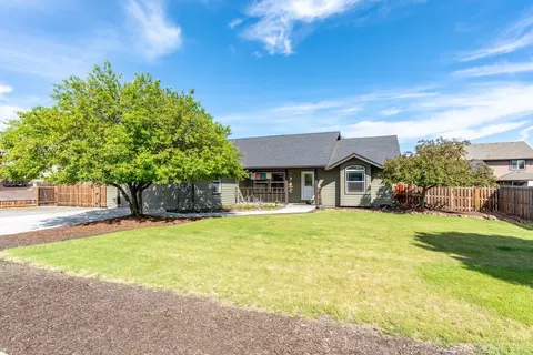 61121 Ladera Rd, Bend, OR 97702 photo 2