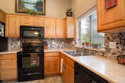 16438 Riley Dr, La Pine, OR 97739 photo 6