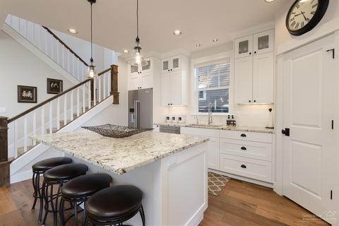 1809 NW Fields St, Bend, OR 97703 photo 9