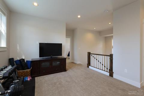 1809 NW Fields St, Bend, OR 97703 photo 18