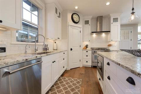 1809 NW Fields St, Bend, OR 97703 photo 10
