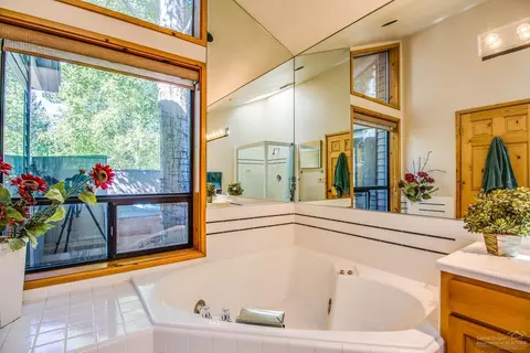 17917 Mugho Ln, Sunriver, OR 97707 photo 11