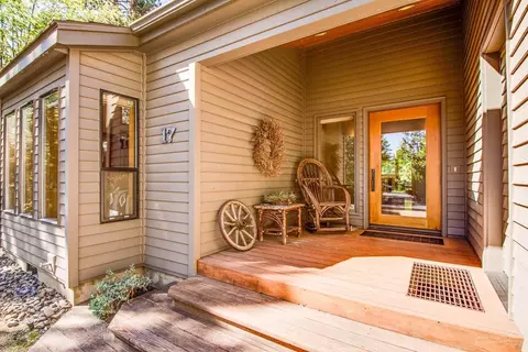 17917 Mugho Ln, Sunriver, OR 97707 photo 2