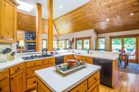 17917 Mugho Ln, Sunriver, OR 97707 photo 7