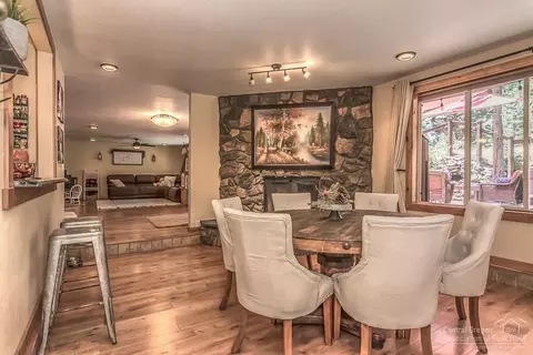 61121 SW Echo Hollow Rd, Bend, OR 97702 photo 6