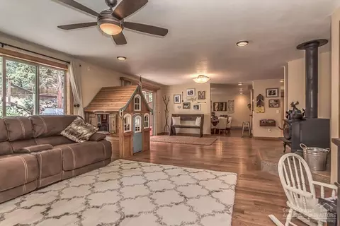 61121 SW Echo Hollow Rd, Bend, OR 97702 photo 10