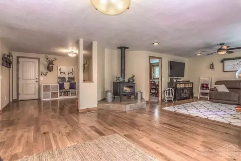 61121 SW Echo Hollow Rd, Bend, OR 97702 photo 8