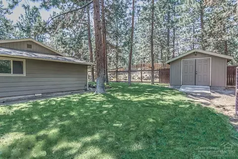 61121 SW Echo Hollow Rd, Bend, OR 97702 photo 23