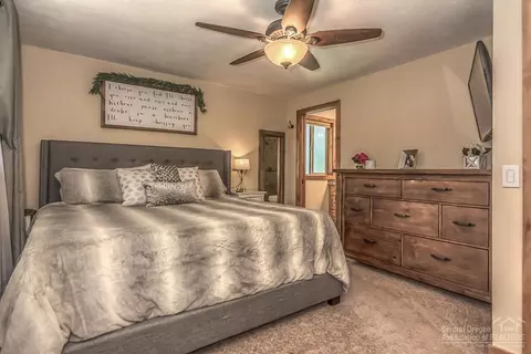 61121 SW Echo Hollow Rd, Bend, OR 97702 photo 18