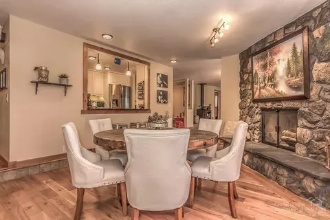61121 SW Echo Hollow Rd, Bend, OR 97702 photo 7