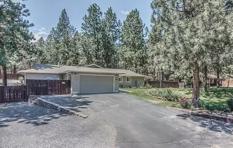 61121 SW Echo Hollow Rd, Bend, OR 97702 photo 2