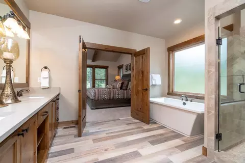 56629 Sunstone Loop, Bend, OR 97707 photo 9