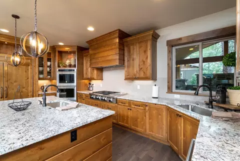 56629 Sunstone Loop, Bend, OR 97707 photo 7