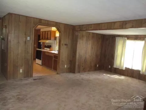 360 Riddle Rd, Crescent, OR 97733 photo 4
