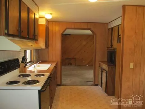 360 Riddle Rd, Crescent, OR 97733 photo 7