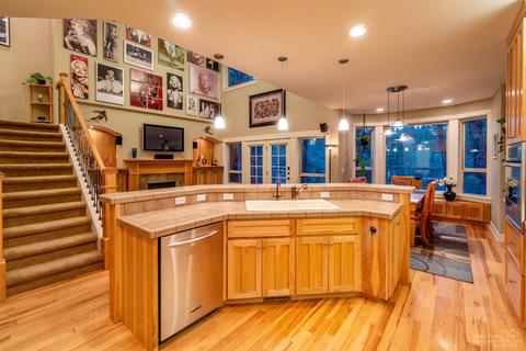 60984 Creekstone Loop, Bend, OR 97702 photo 9