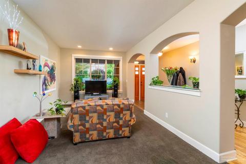 60984 Creekstone Loop, Bend, OR 97702 photo 11