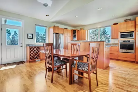 61050 Bacchus Ct, Bend, OR 97702 photo 11