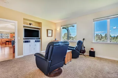 61050 Bacchus Ct, Bend, OR 97702 photo 17