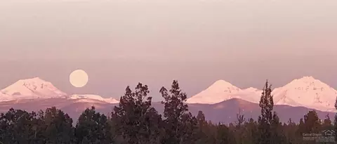 61050 Bacchus Ct, Bend, OR 97702 photo 2