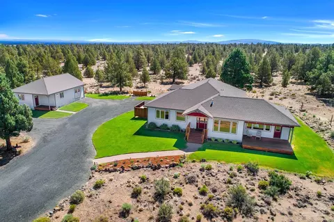 61050 Bacchus Ct, Bend, OR 97702 photo 3