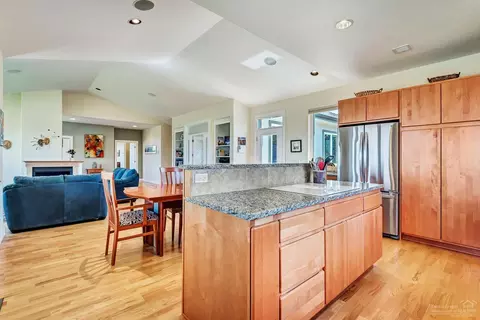 61050 Bacchus Ct, Bend, OR 97702 photo 6