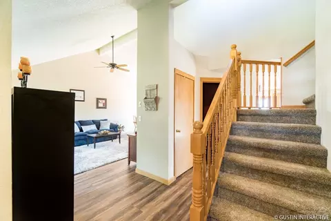 1036 NE Locksley Dr, Bend, OR 97701 photo 2