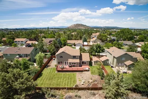 1036 NE Locksley Dr, Bend, OR 97701 photo 22