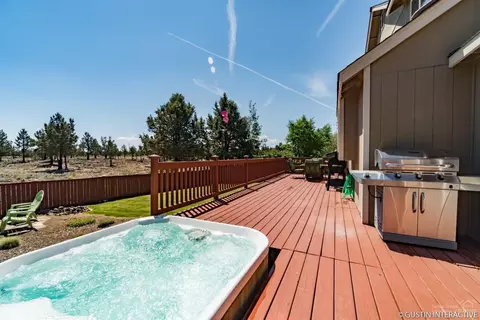 1036 NE Locksley Dr, Bend, OR 97701 photo 20