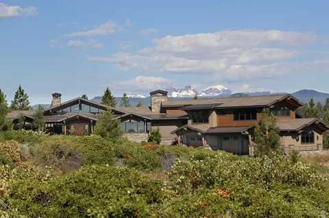 61489 Hawk Ct, Bend, OR 97702 photo 1
