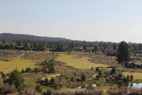 61489 Hawk Ct, Bend, OR 97702 photo 3