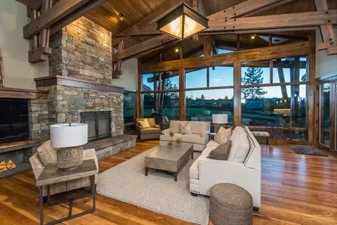 61489 Hawk Ct, Bend, OR 97702 photo 13
