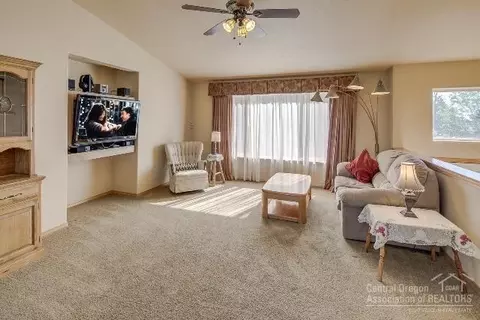 20811 Pony Ave, Bend, OR 97703 photo 5