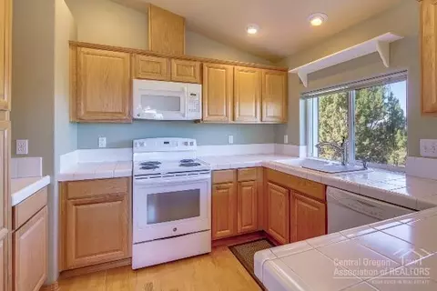 20811 Pony Ave, Bend, OR 97703 photo 7