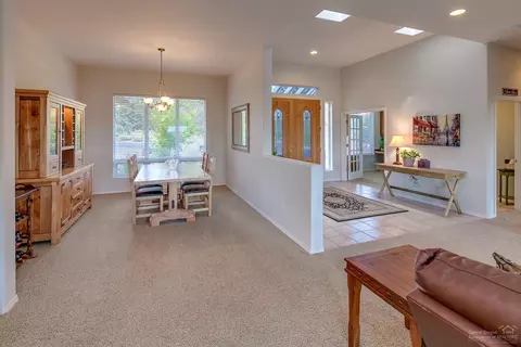 682 Goshawk Dr, Redmond, OR 97756 photo 9