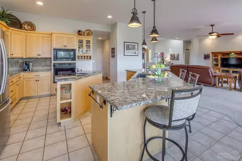 682 Goshawk Dr, Redmond, OR 97756 photo 15
