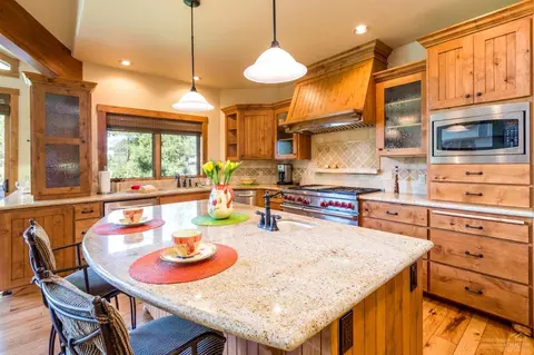 17782 Big Leaf Ln, Sunriver, OR 97707 photo 6