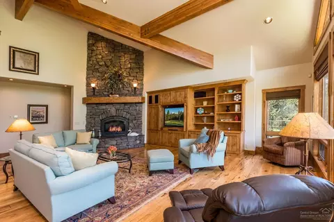 17782 Big Leaf Ln, Sunriver, OR 97707 photo 3