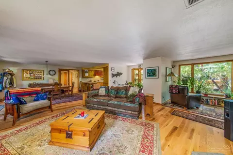 20511 Whitehaven Cir, Bend, OR 97702 photo 5