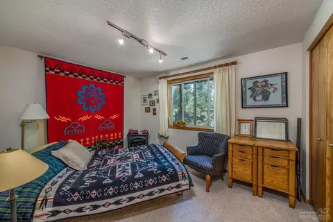 20511 Whitehaven Cir, Bend, OR 97702 photo 12